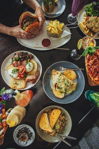 Elly Cafe Melrose Park