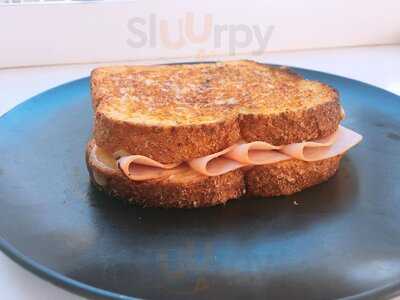 Clover Cafe & Restaurant