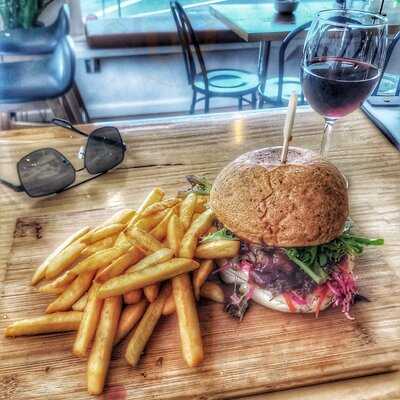 Suburban Social Neighbourhood Bar & Kitchen