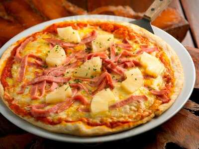 Tusmore Pizzeria & Cafe