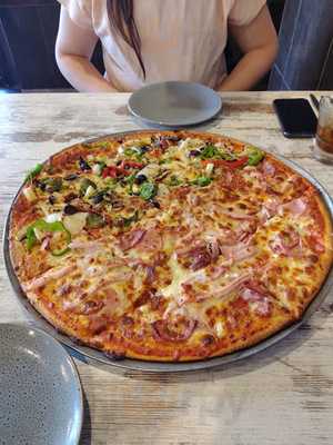 Aussie Pizza House