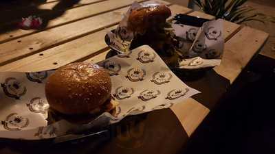 Royals Chicken And Burgers