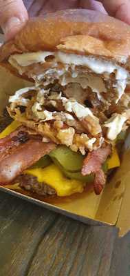 Royals Chicken And Burgers