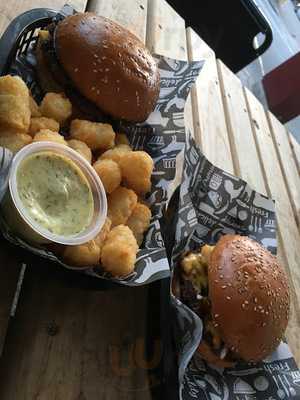 Royals Chicken And Burgers