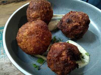 Three Brews Bar + Kitchen