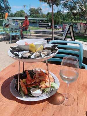 Alure Champagne & Seafood Bar