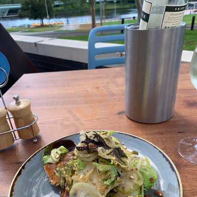 Alure Champagne & Seafood Bar