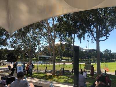 Alure Champagne & Seafood Bar