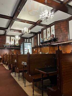 Shingle Inn City Hall