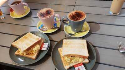 Chit Chat - Bite & Beer