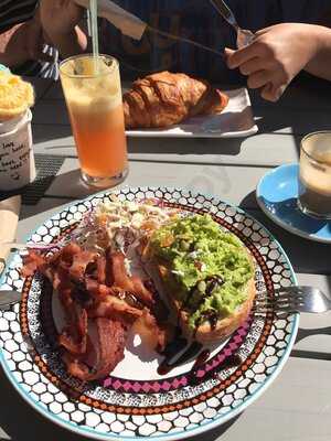 Chit Chat - Bite & Beer