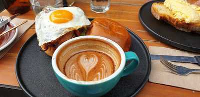 Chit Chat - Bite & Beer