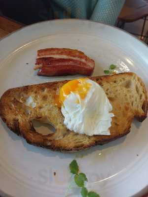 Chit Chat - Bite & Beer