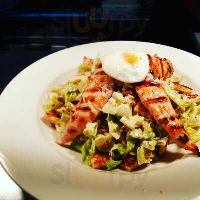 Australian National Hotel