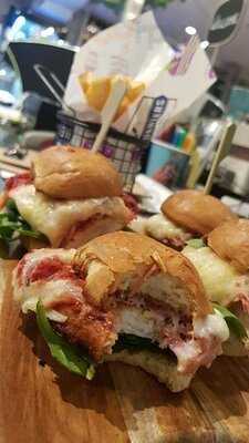 Headquarters Cafe And Grill