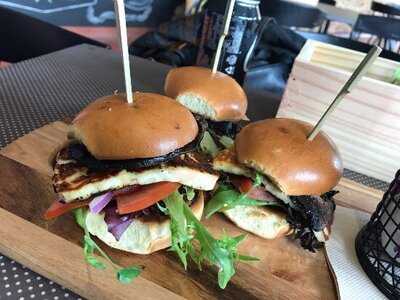 Headquarters Cafe And Grill