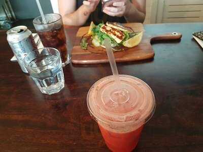 Vinnie's Cafe & Deli