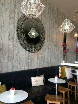 Vinnie's Cafe & Deli