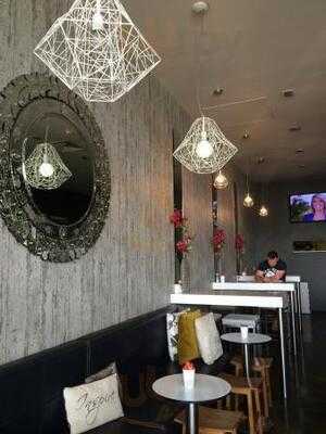 Vinnie's Cafe & Deli