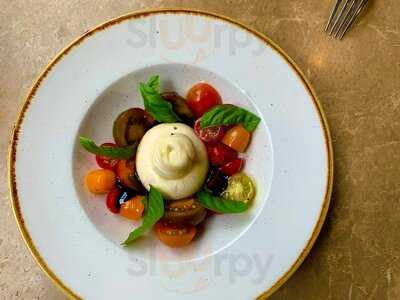 Stanton Restaurant & Bar