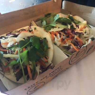 Roll'd Vietnamese Food