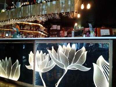 Bungalow Bar And Restaurant