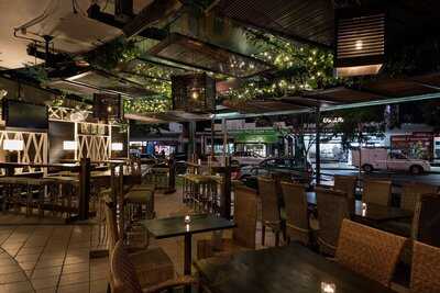 Bungalow Bar And Restaurant