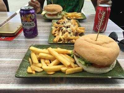 Chompers Chippery & Takeaway Yeronga