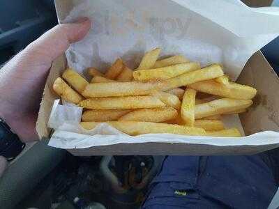 Chompers Chippery & Takeaway Yeronga