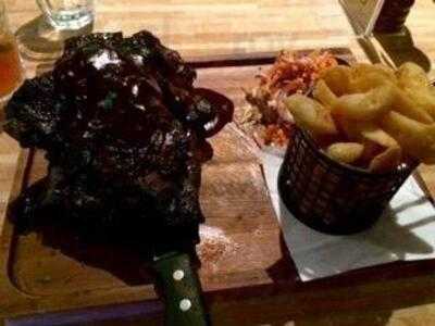 Shafston Hotel Verandah Bar & Grill