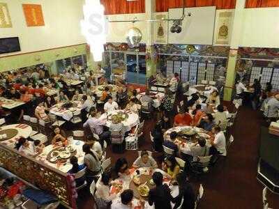 Que Huong Restaurant