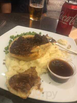 Drysdales Brasserie At Easts Leagues Club