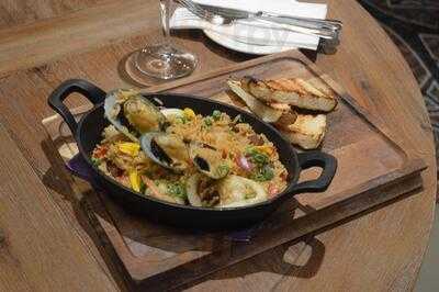 The Steak And Seafood Restaurant - Colmslie Hotel