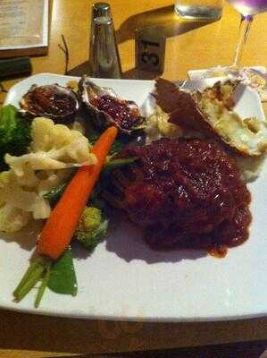 The Steak And Seafood Restaurant - Colmslie Hotel