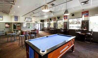 Edinburgh Castle Hotel