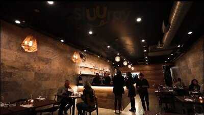 Hummingbird Bar & Restaurant