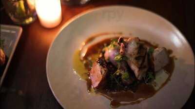 Hummingbird Bar & Restaurant