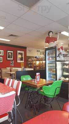 Woolloongabba Antique Centre & Cafe