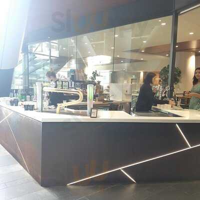 Metropole Bar & Eatery