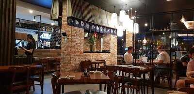 Kushi-robatayaki Bar & Grill