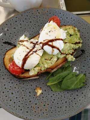 Treehouse Cafe & Bar