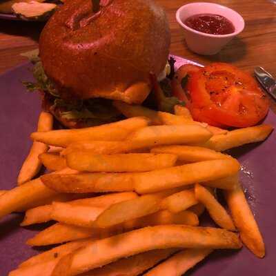 Macho Macho Cafe & Bar