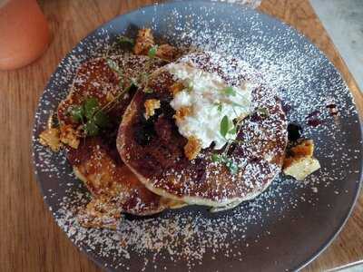 Macho Macho Cafe & Bar