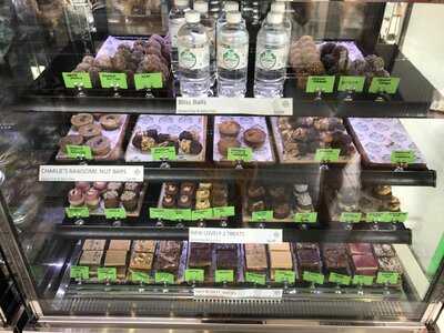 Charlie's Raw Squeeze Clayfield