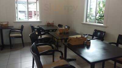 The Colombian Coffee Dealer