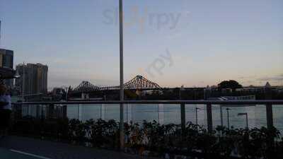 Coffee Club. Eagle Street Pier.