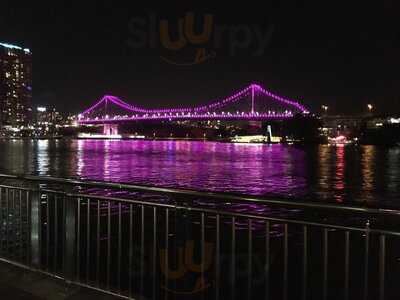 Coffee Club. Eagle Street Pier.