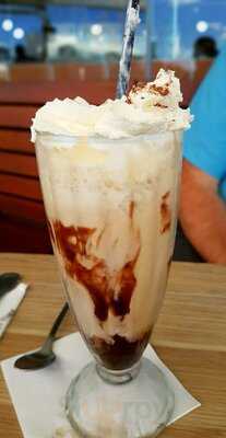 Coffee Club. Eagle Street Pier.