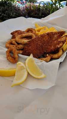 Salty's Grill & Cafe