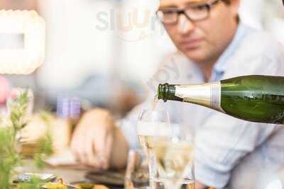 The Long Road Bar & Eatery